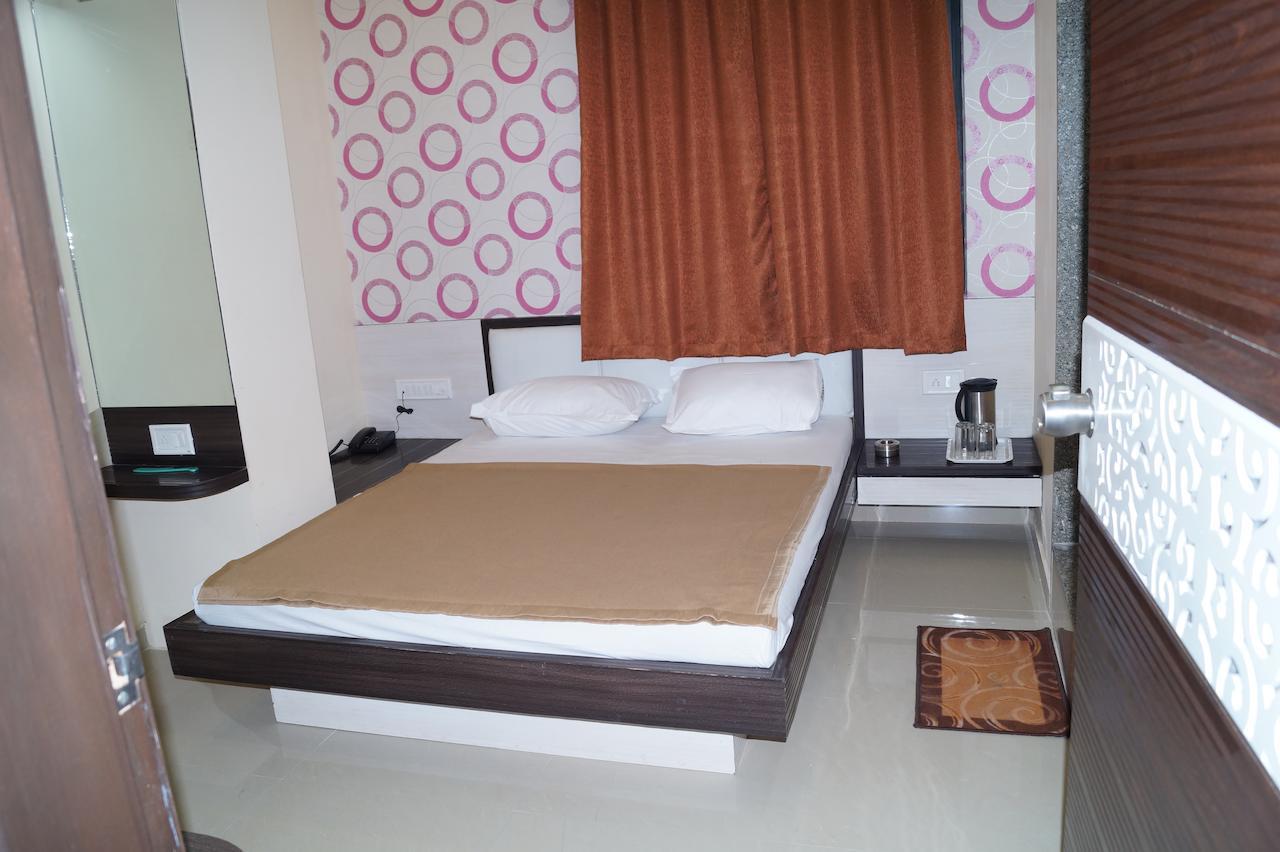 Shree Akshar Restaurant And Hotel Ahmedabad Phòng bức ảnh