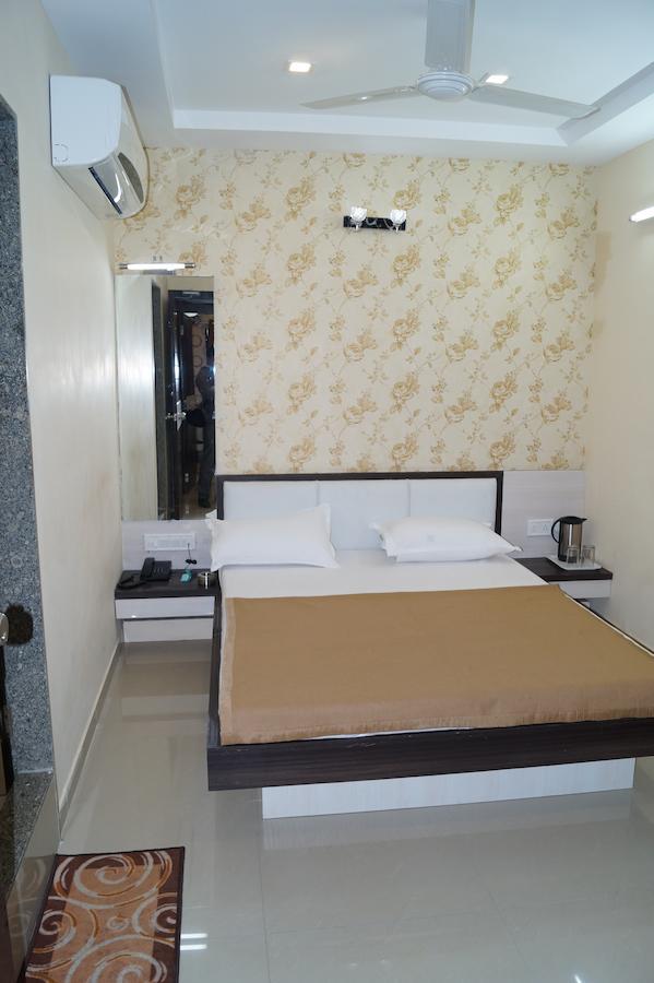 Shree Akshar Restaurant And Hotel Ahmedabad Phòng bức ảnh