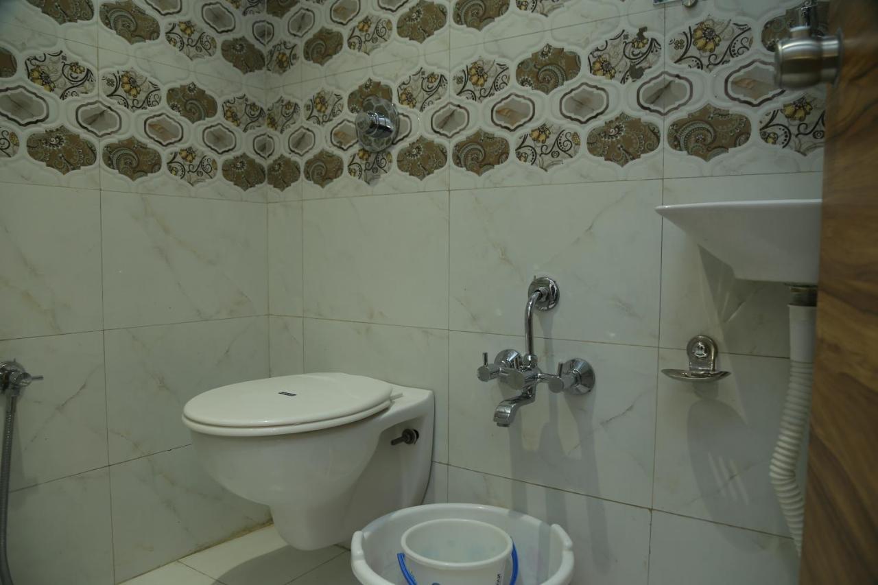 Shree Akshar Restaurant And Hotel Ahmedabad Ngoại thất bức ảnh